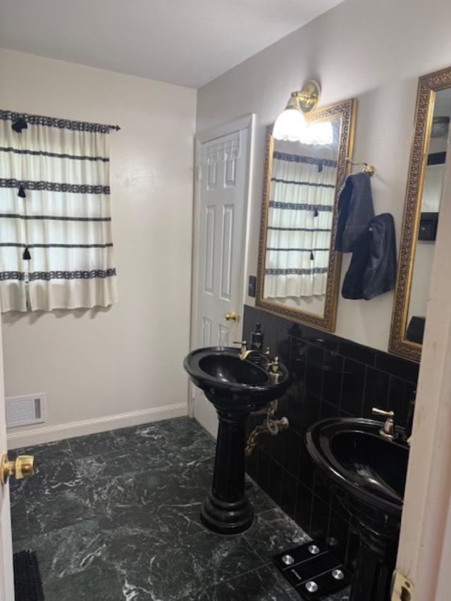 listing photo 3/6